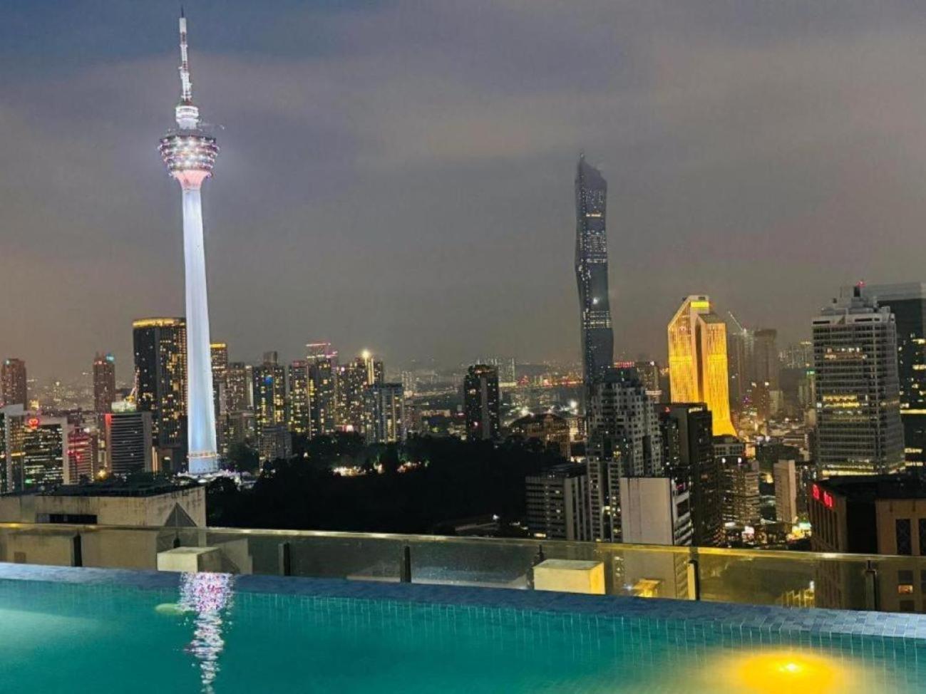 The Luxe Colony Klcc By Sky Pool Lägenhet Kuala Lumpur Exteriör bild