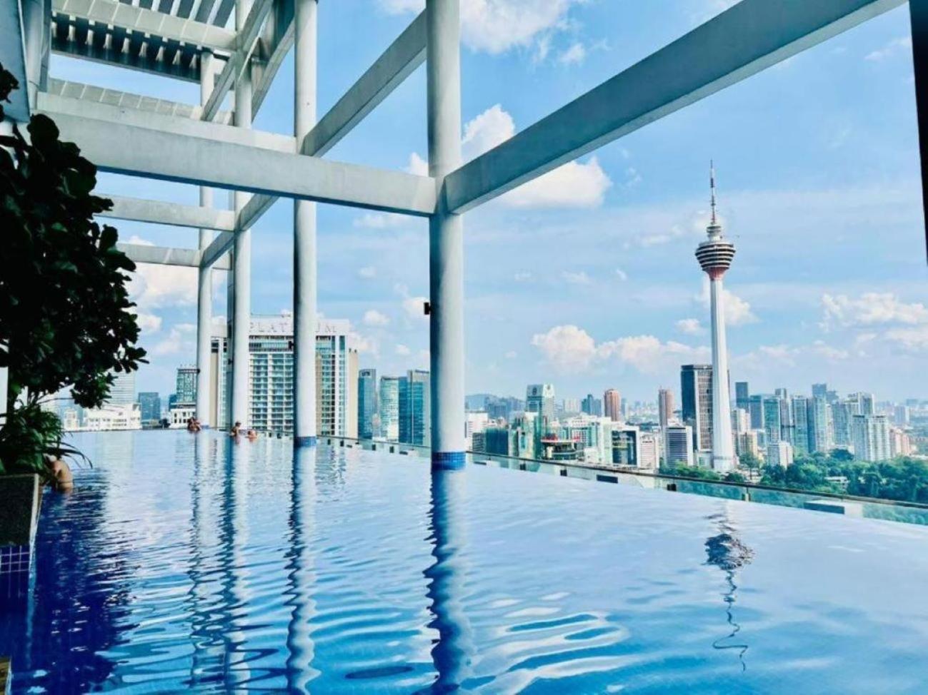 The Luxe Colony Klcc By Sky Pool Lägenhet Kuala Lumpur Exteriör bild