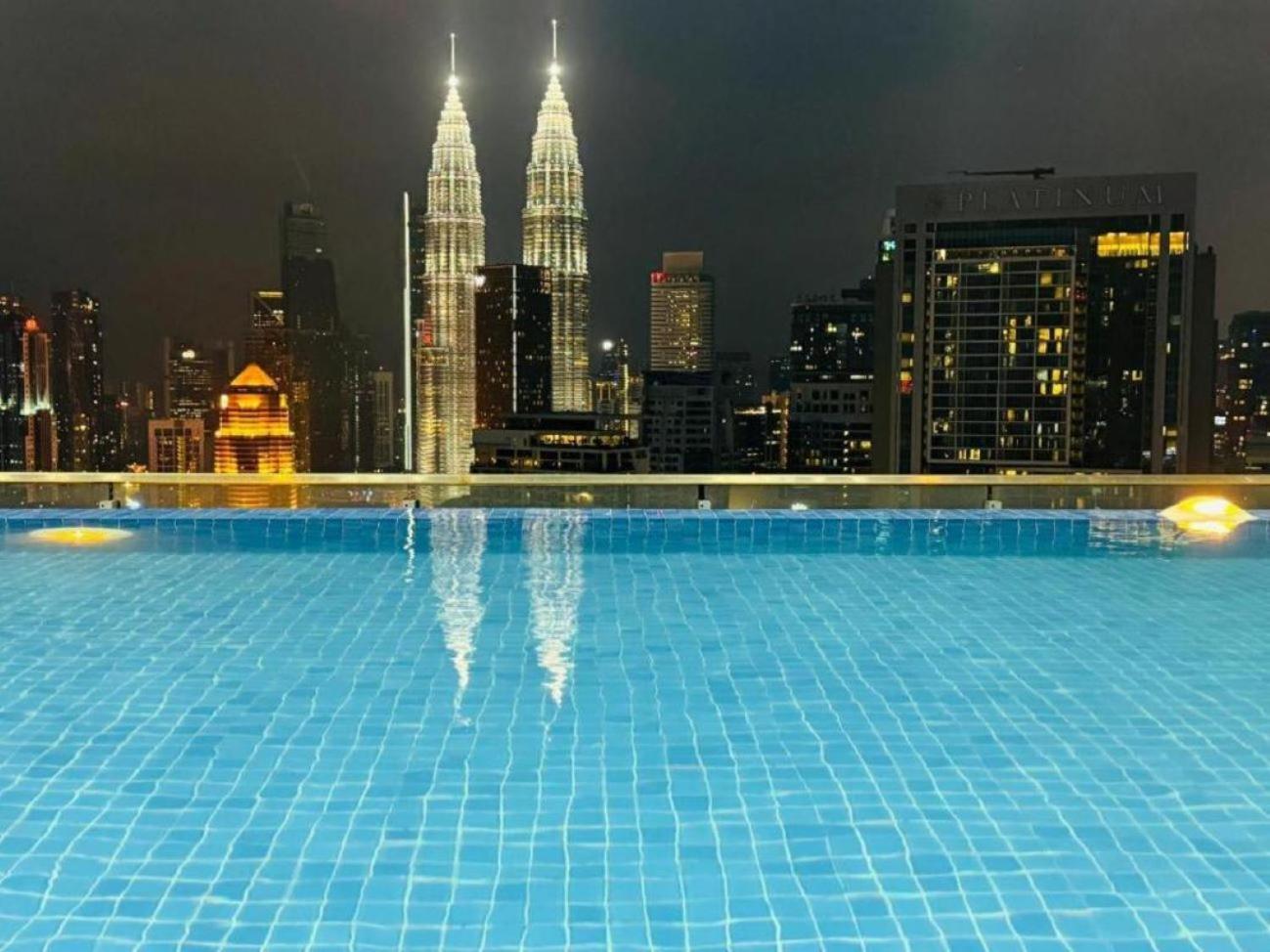The Luxe Colony Klcc By Sky Pool Lägenhet Kuala Lumpur Exteriör bild