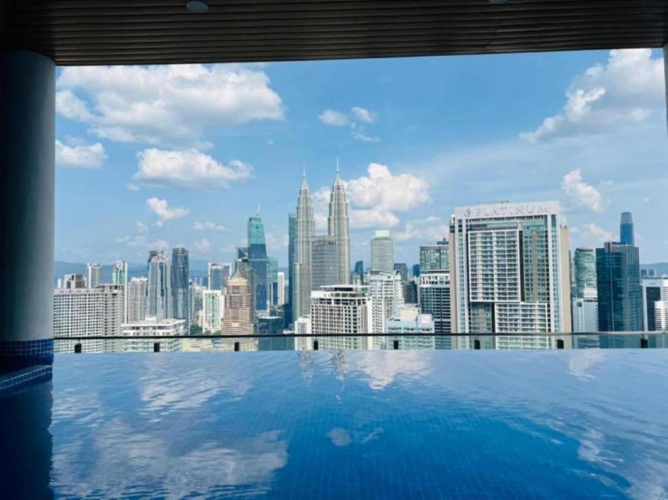 The Luxe Colony Klcc By Sky Pool Lägenhet Kuala Lumpur Exteriör bild