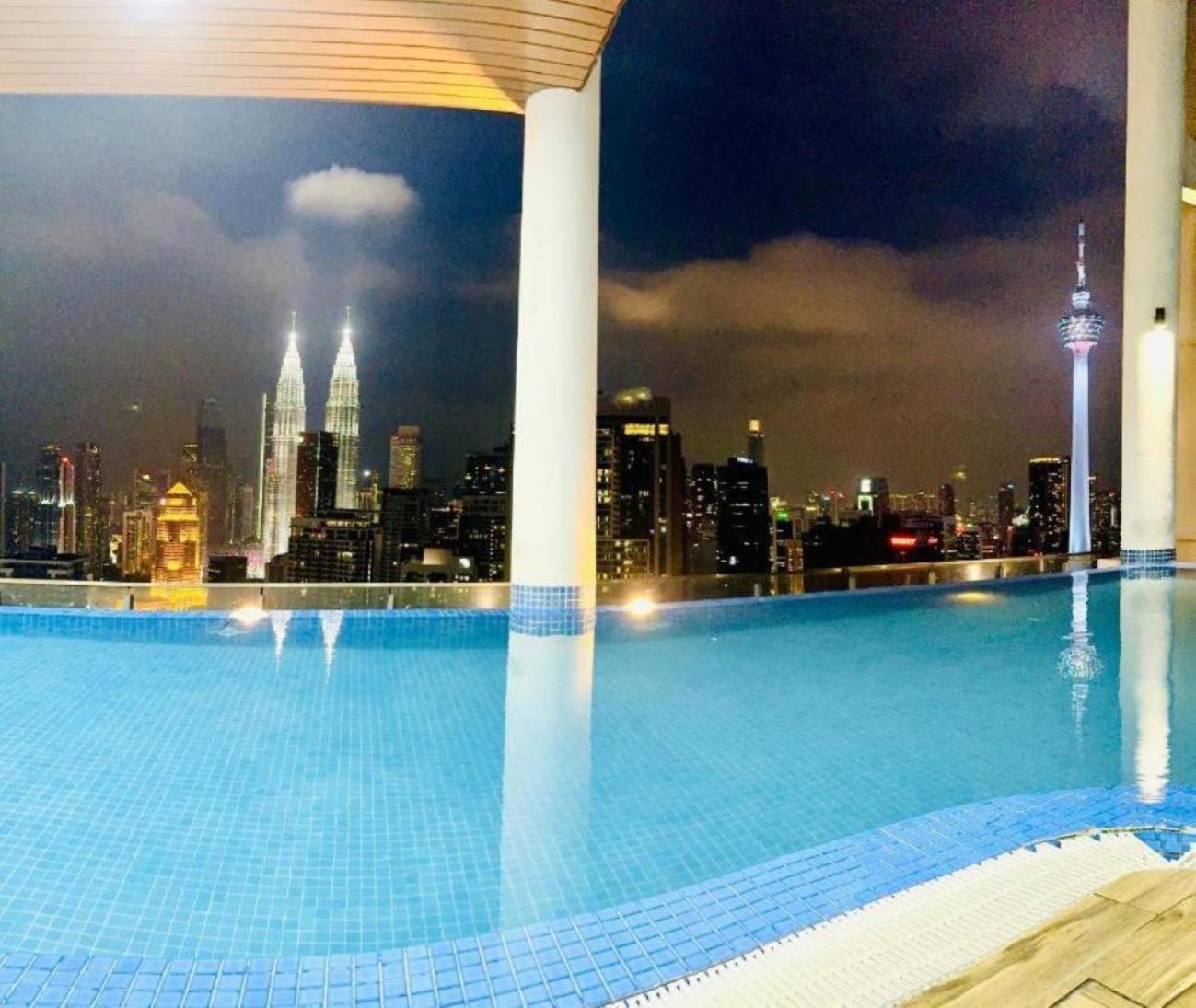 The Luxe Colony Klcc By Sky Pool Lägenhet Kuala Lumpur Exteriör bild