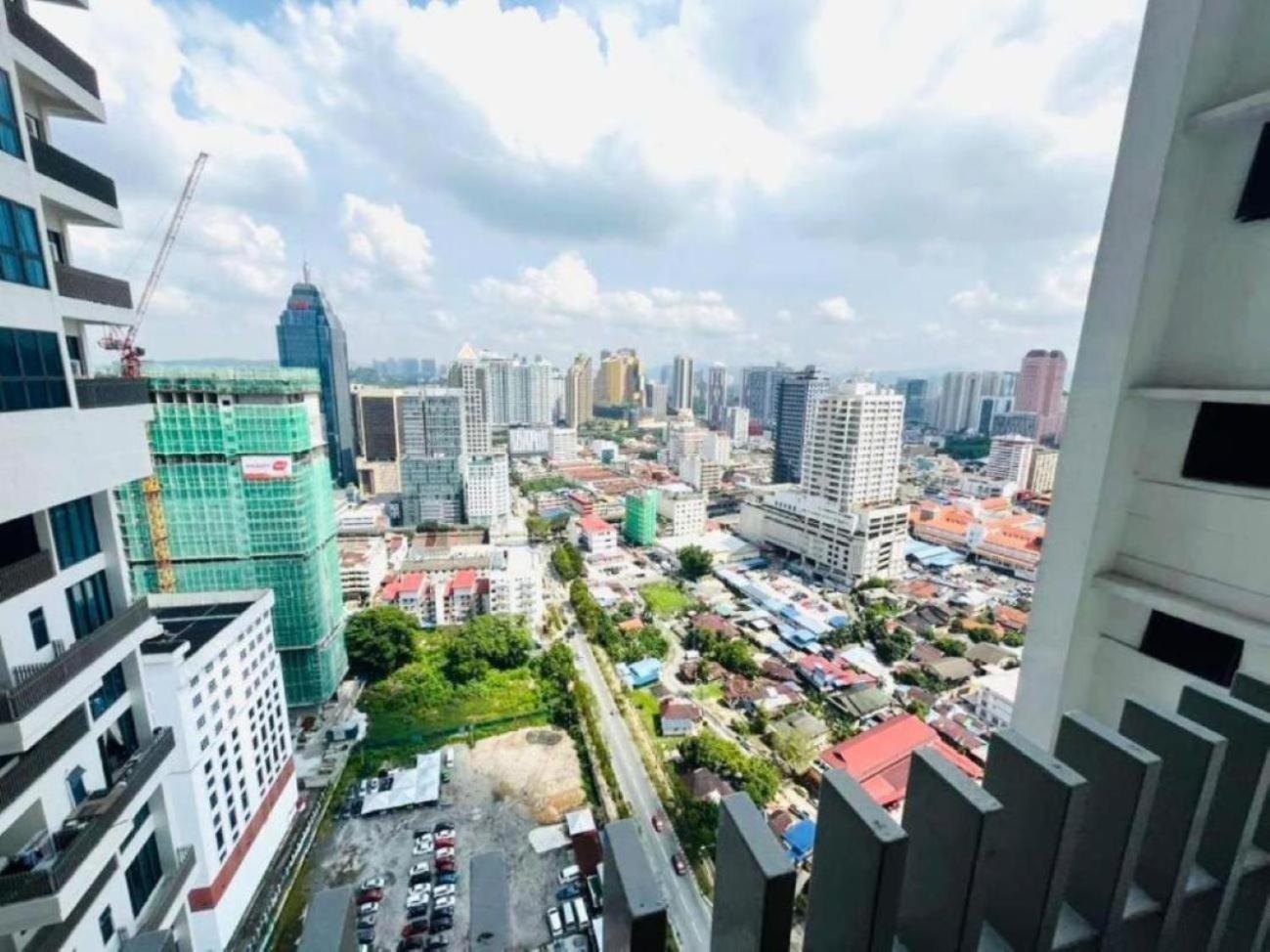 The Luxe Colony Klcc By Sky Pool Lägenhet Kuala Lumpur Exteriör bild