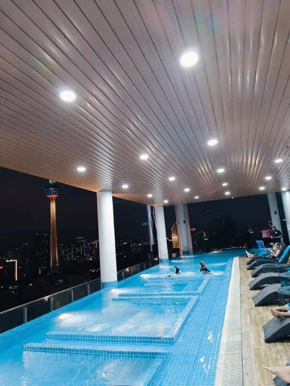 The Luxe Colony Klcc By Sky Pool Lägenhet Kuala Lumpur Exteriör bild