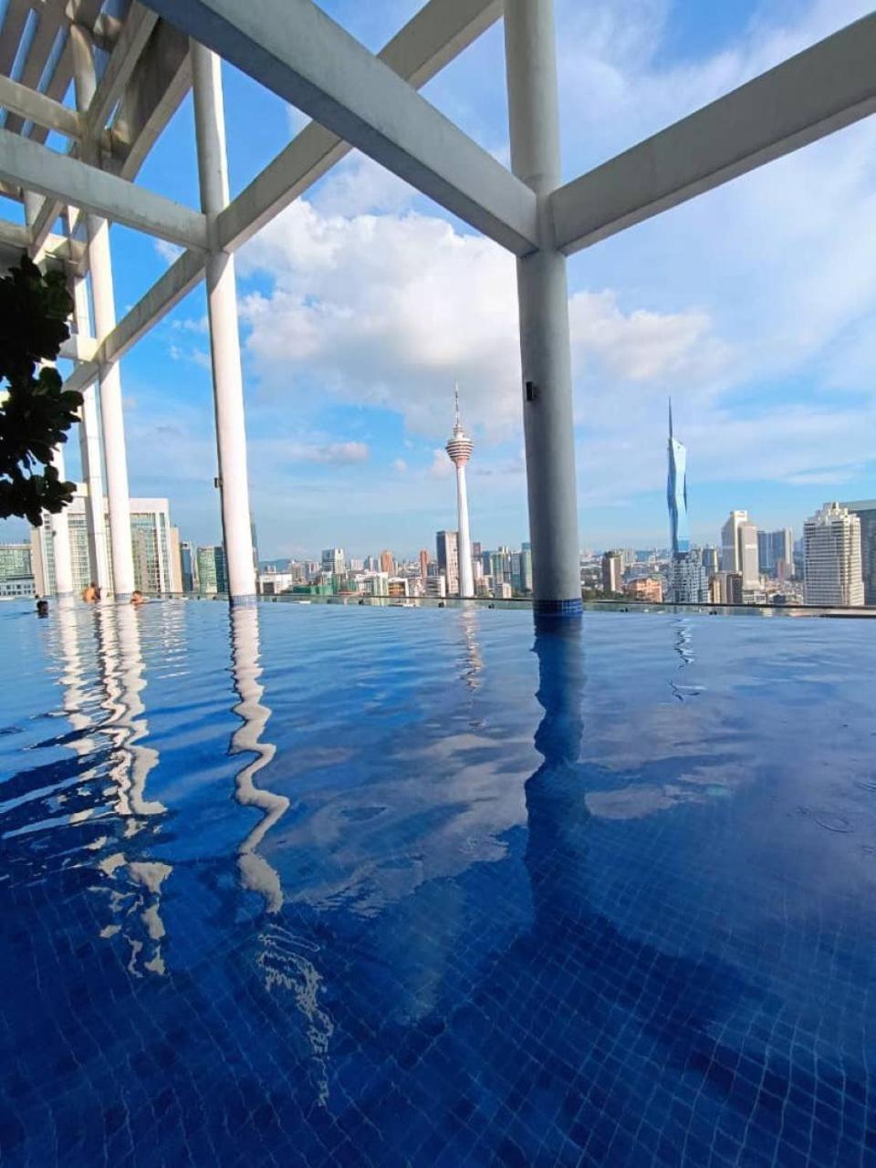 The Luxe Colony Klcc By Sky Pool Lägenhet Kuala Lumpur Exteriör bild