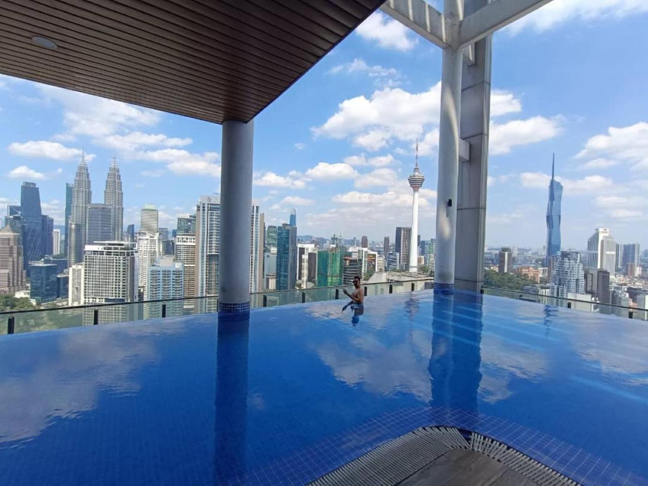 The Luxe Colony Klcc By Sky Pool Lägenhet Kuala Lumpur Exteriör bild