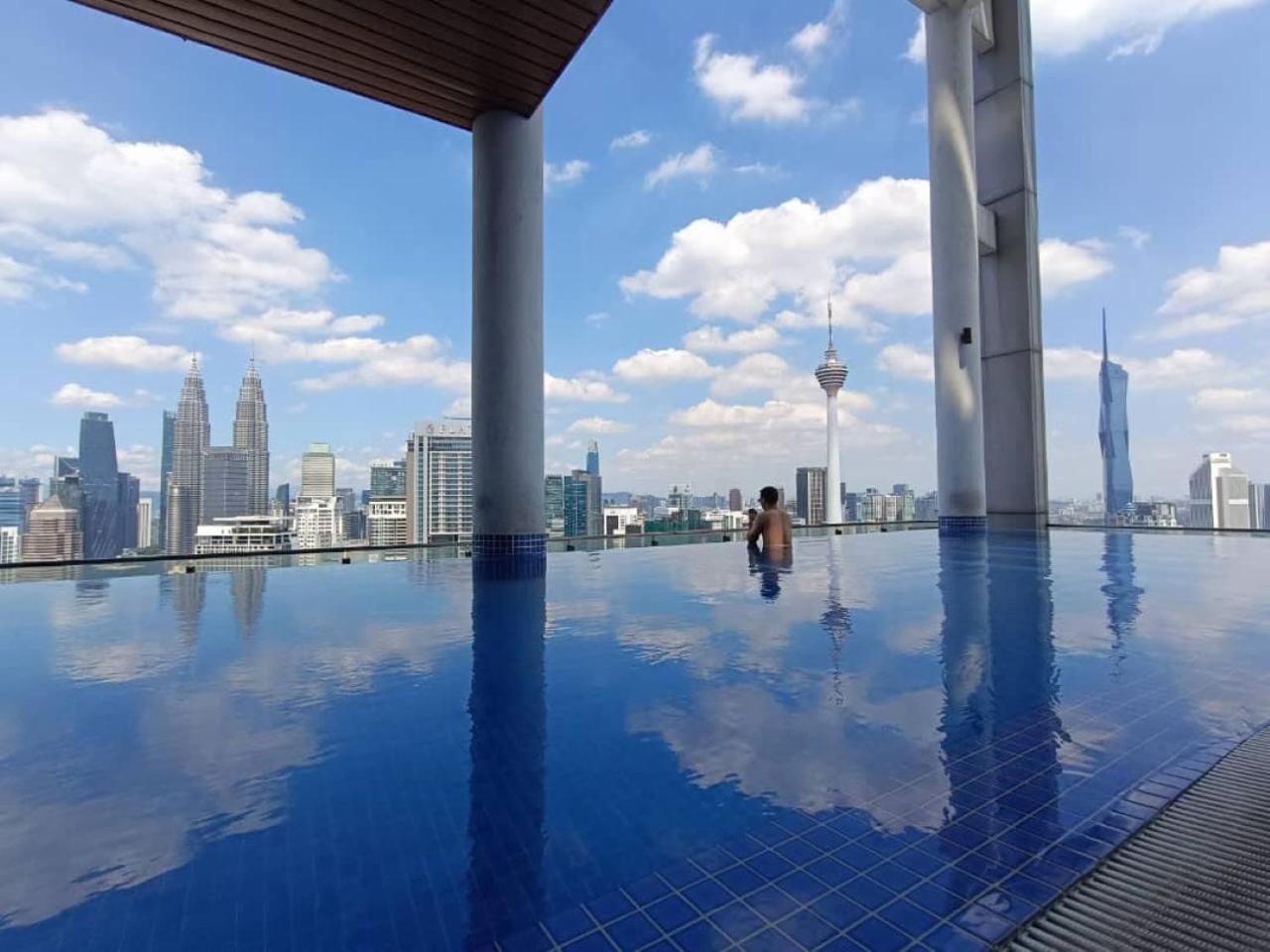 The Luxe Colony Klcc By Sky Pool Lägenhet Kuala Lumpur Exteriör bild